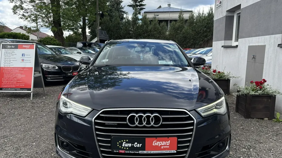 AUDI A6 -