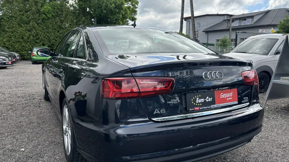 AUDI A6 -
