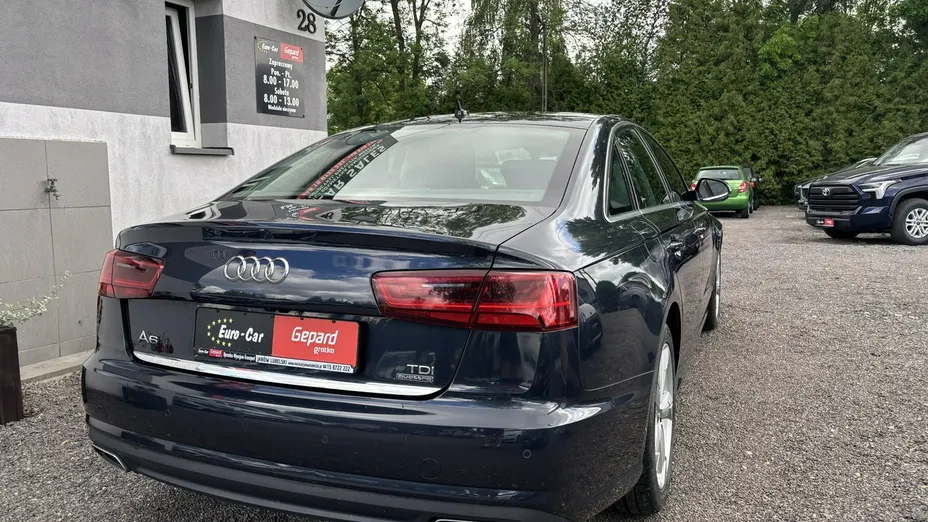 AUDI A6 -