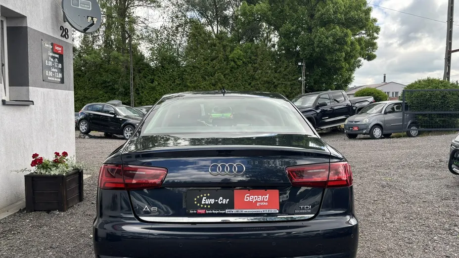 AUDI A6 -