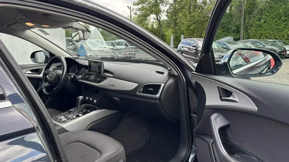 AUDI A6 -