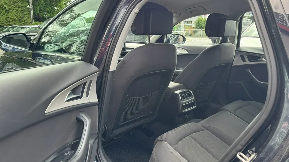 AUDI A6 -