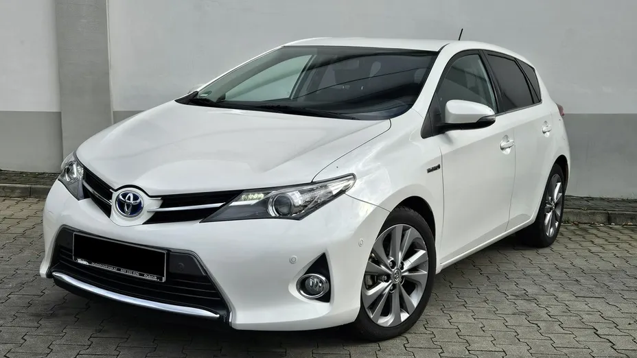 TOYOTA Auris -