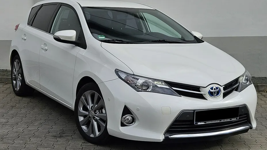 TOYOTA Auris -