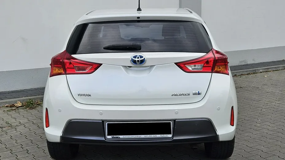 TOYOTA Auris -
