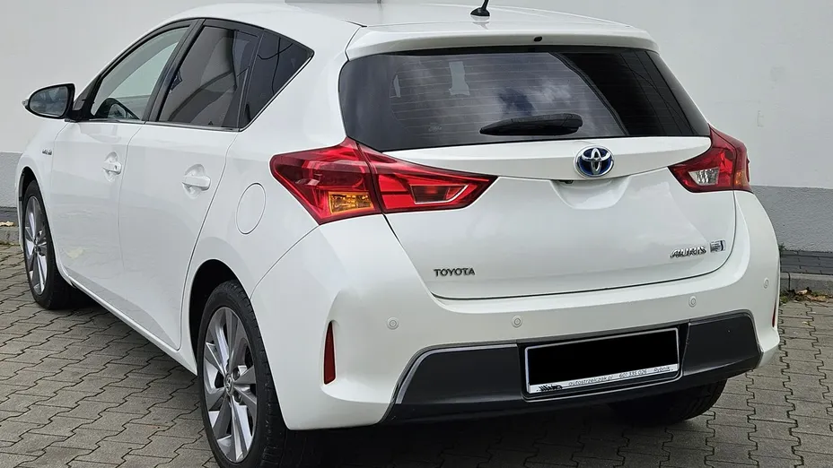 TOYOTA Auris -