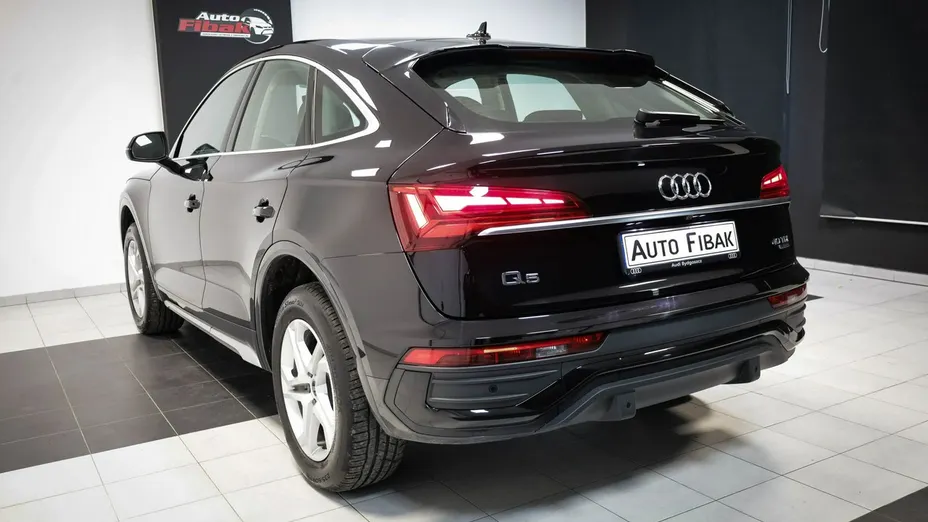 AUDI Q5 -