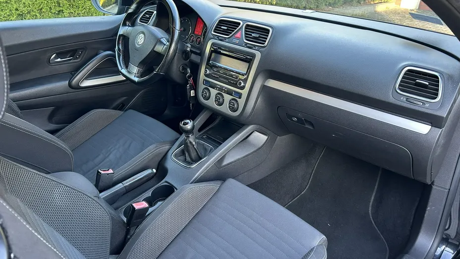 VOLKSWAGEN Scirocco -