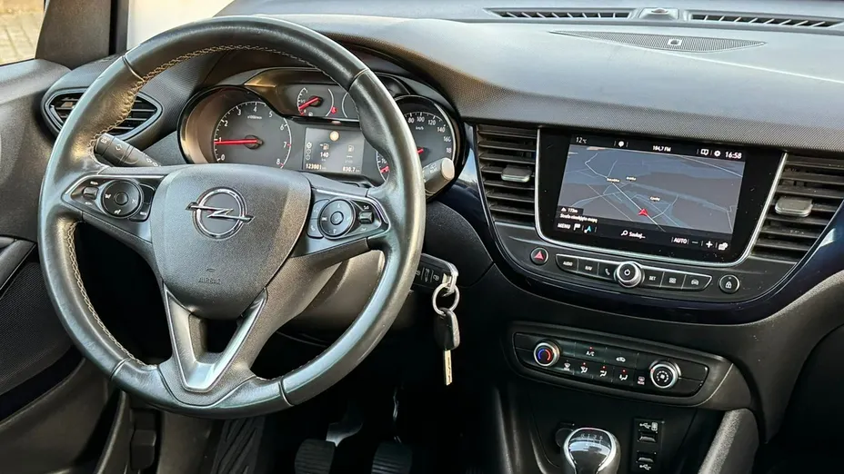 OPEL Crossland X -