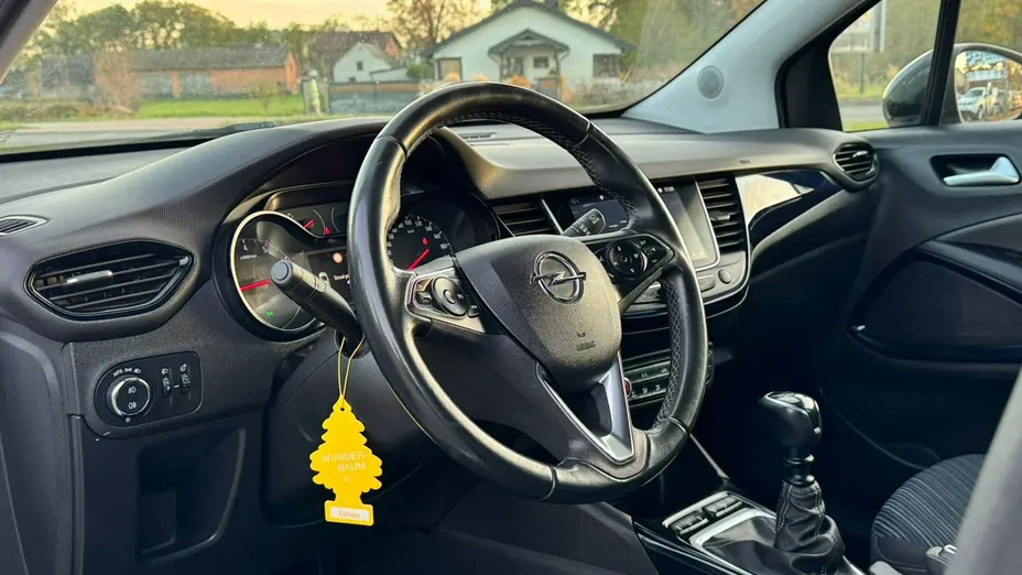 OPEL Crossland X -