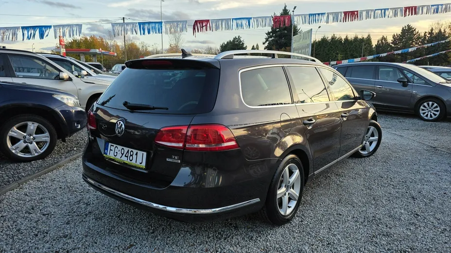 VOLKSWAGEN Passat -
