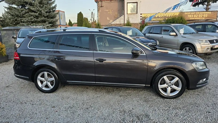 VOLKSWAGEN Passat -