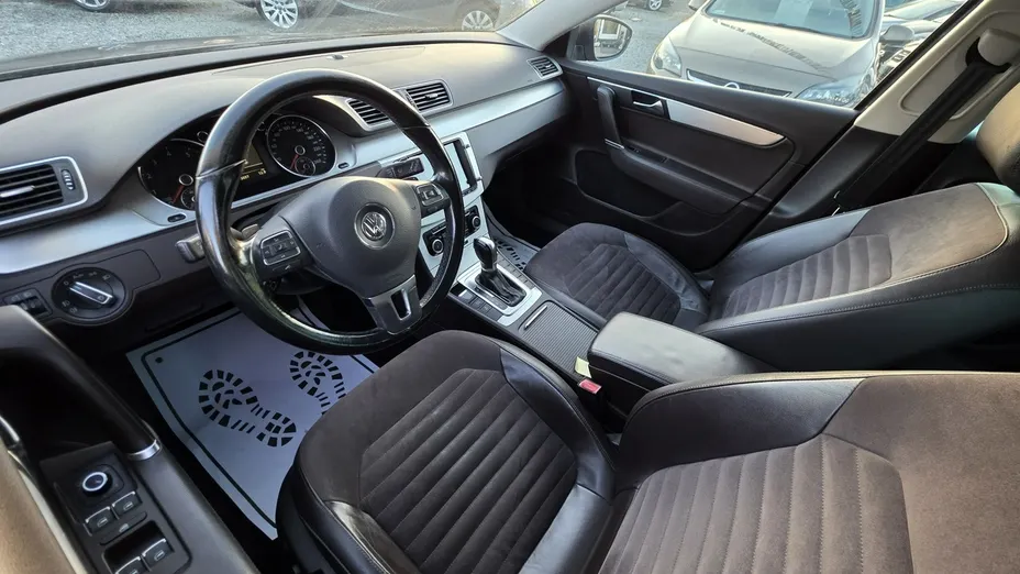 VOLKSWAGEN Passat -