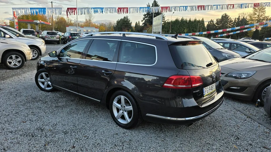 VOLKSWAGEN Passat -