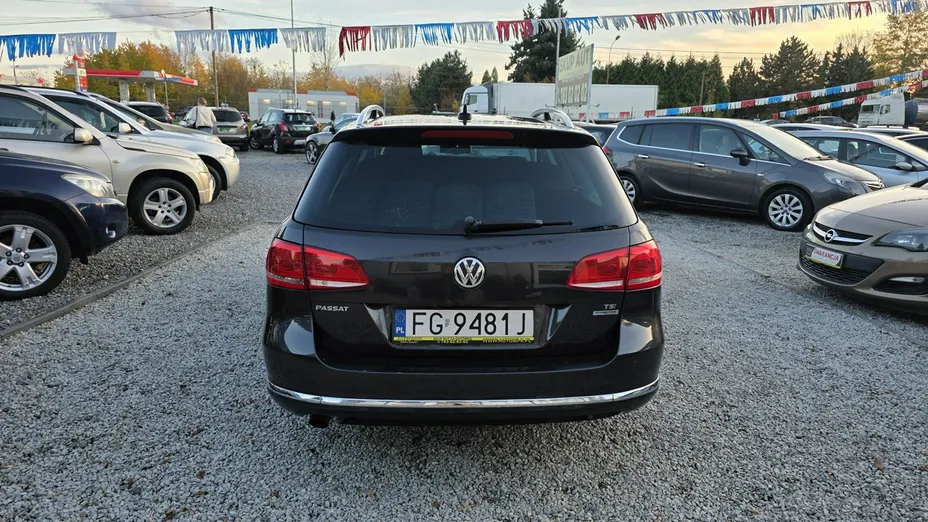VOLKSWAGEN Passat -