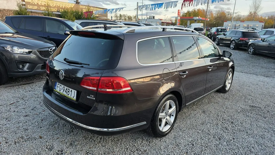 VOLKSWAGEN Passat -
