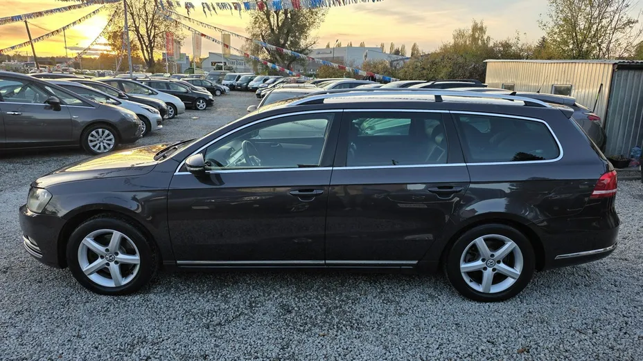VOLKSWAGEN Passat -
