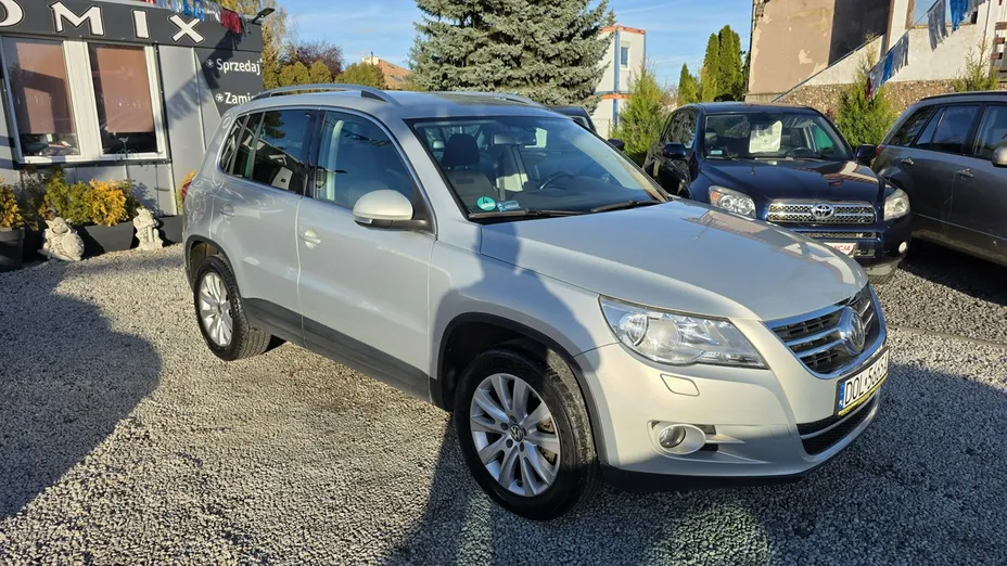 VOLKSWAGEN Tiguan -