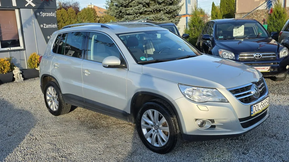 VOLKSWAGEN Tiguan -