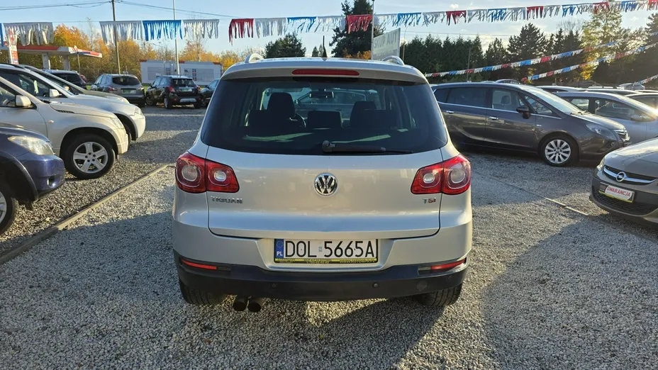 VOLKSWAGEN Tiguan -