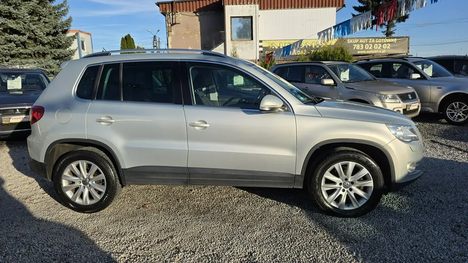 VOLKSWAGEN Tiguan -