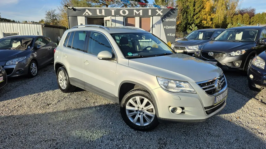 VOLKSWAGEN Tiguan -