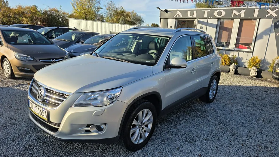 VOLKSWAGEN Tiguan -