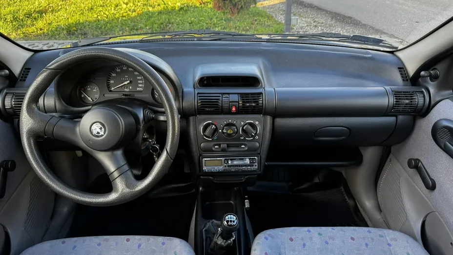 OPEL Corsa -