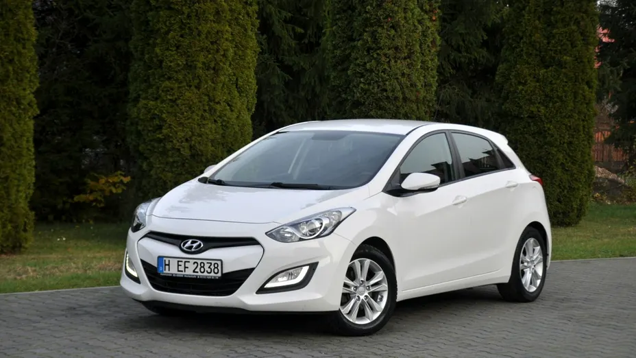 HYUNDAI i30 -