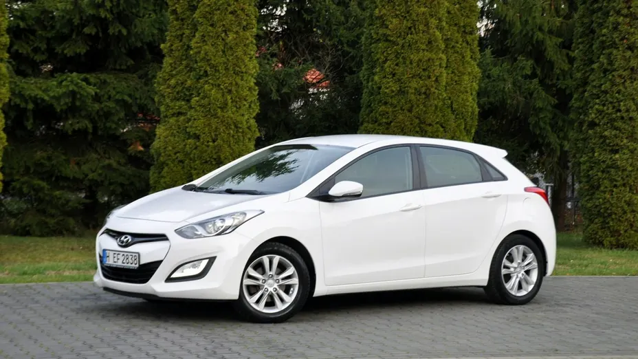 HYUNDAI i30 -