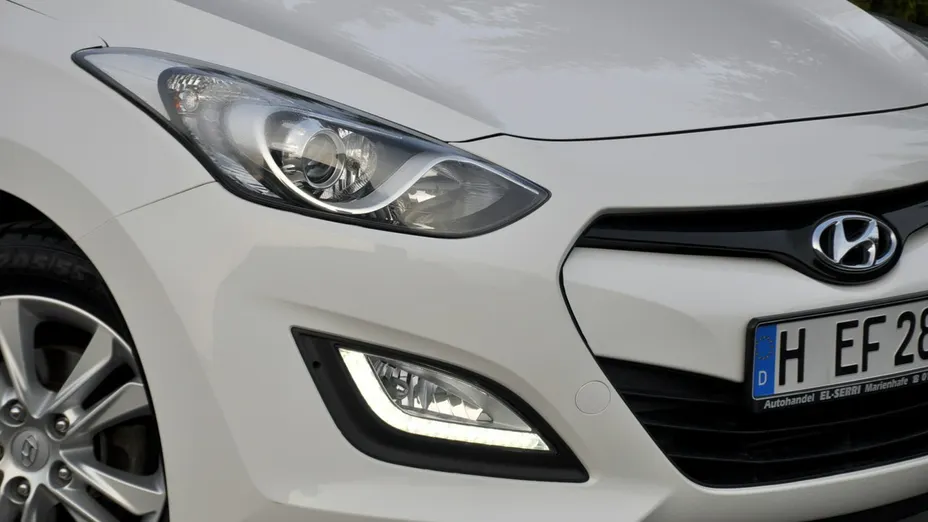 HYUNDAI i30 -
