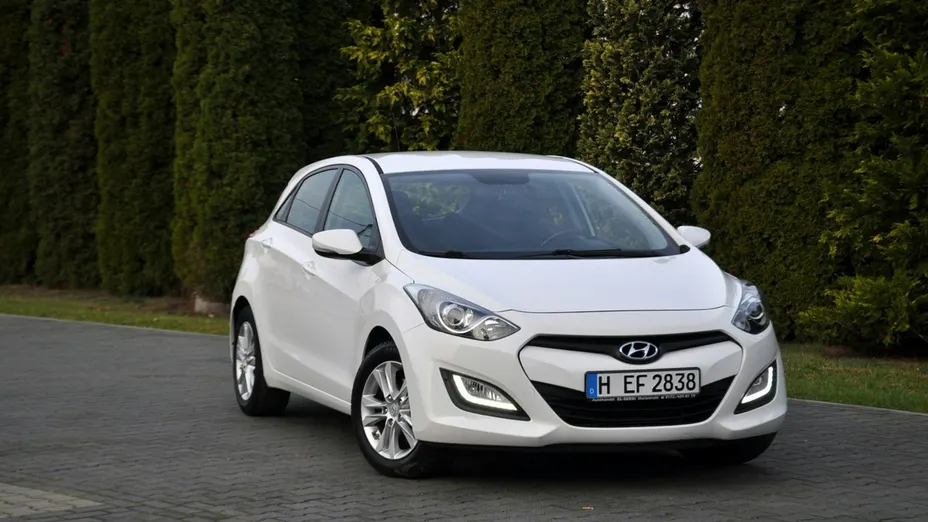 HYUNDAI i30 -