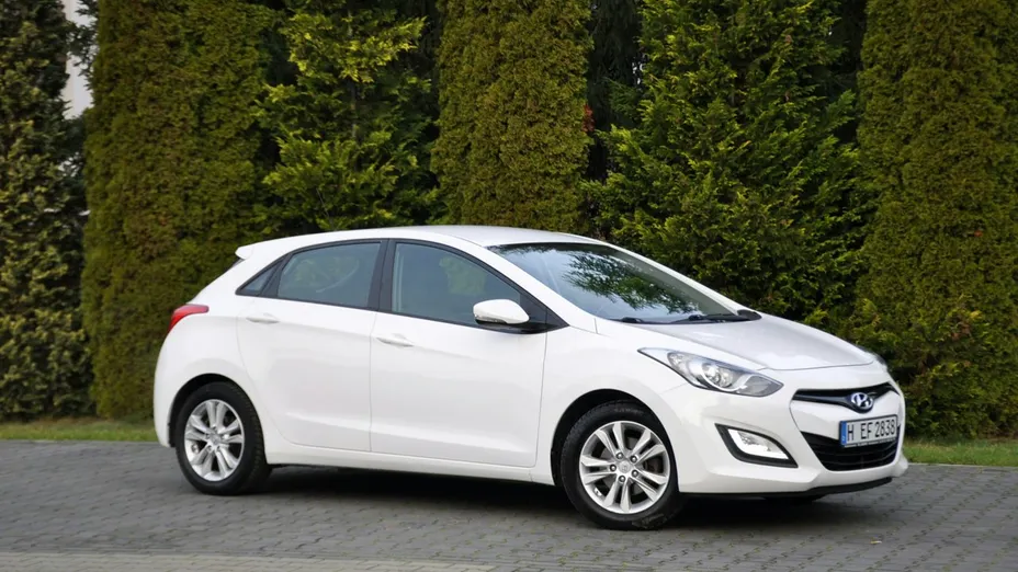 HYUNDAI i30 -