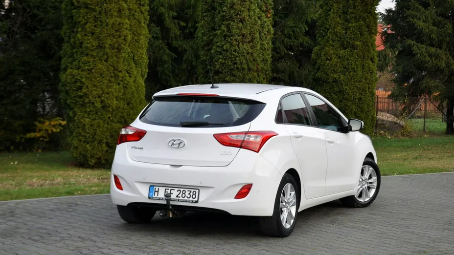 HYUNDAI i30 -