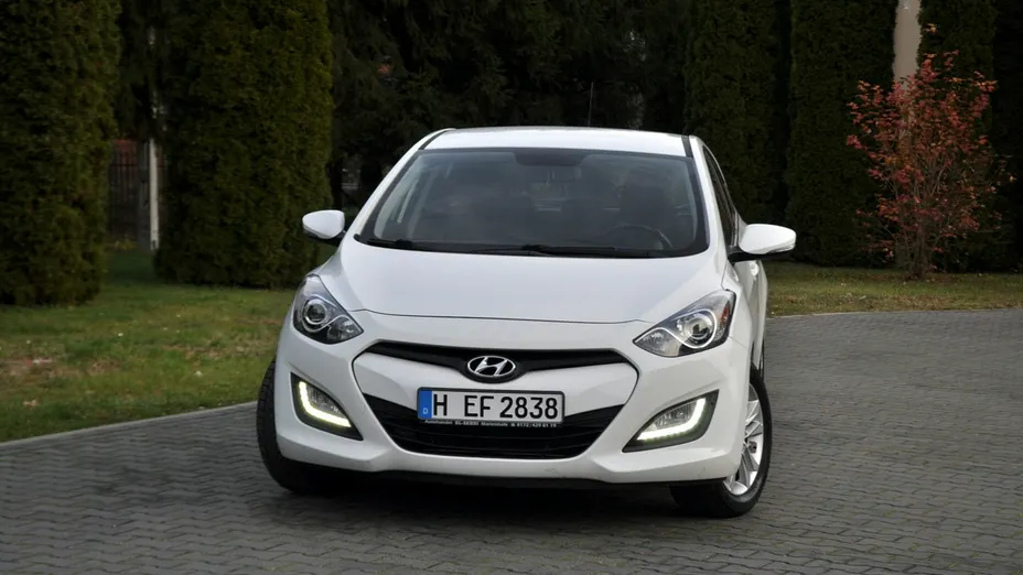 HYUNDAI i30 -
