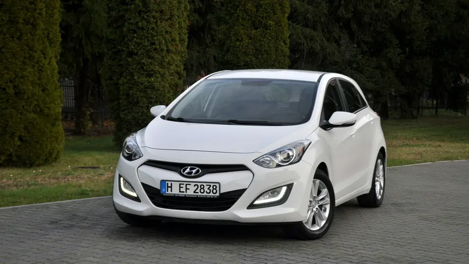 HYUNDAI i30 -