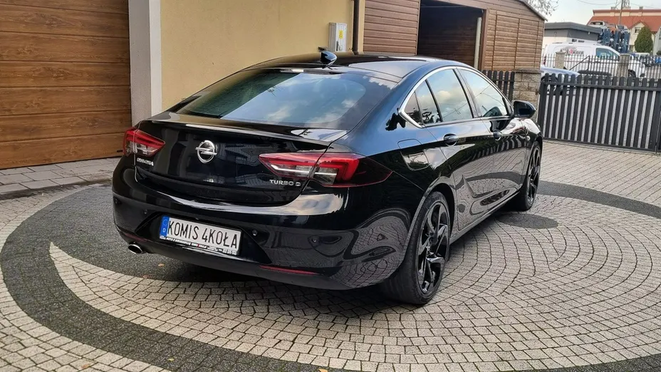 OPEL Insignia -