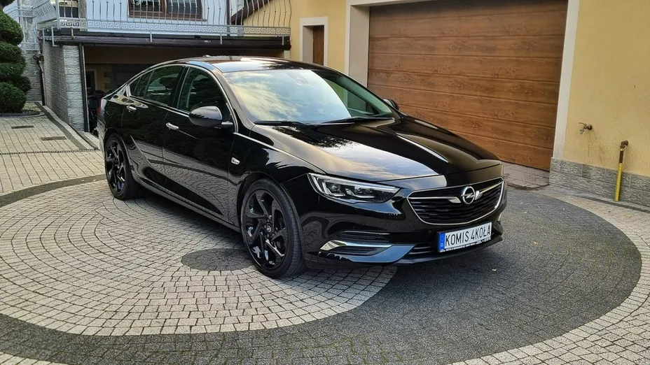 OPEL Insignia -