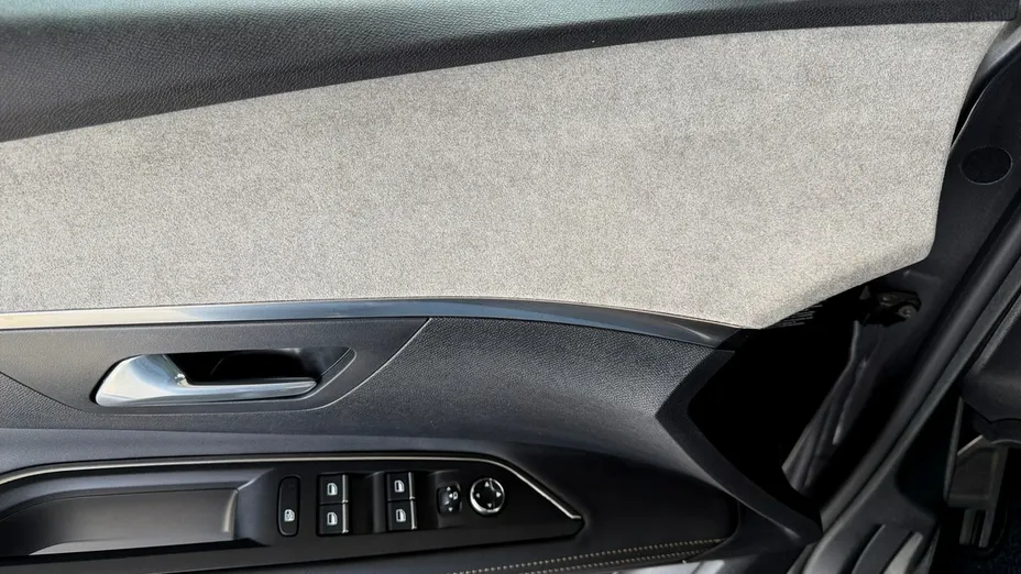 PEUGEOT 3008 -
