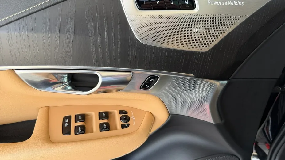 VOLVO XC90 -