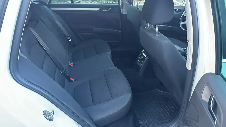 SKODA Superb -