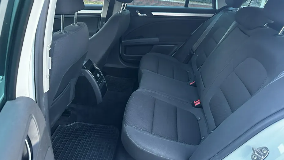 SKODA Superb -