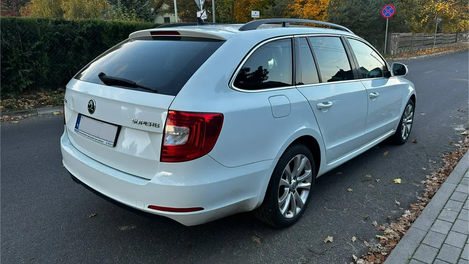 SKODA Superb -