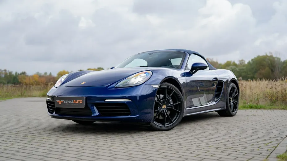 PORSCHE 718 -
