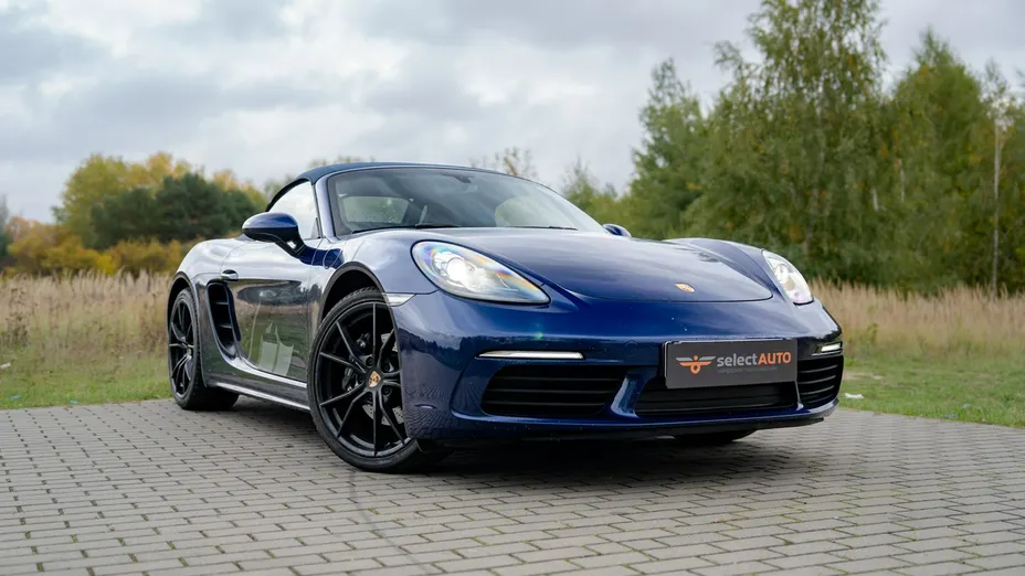 PORSCHE 718 -
