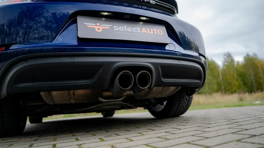 PORSCHE 718 -