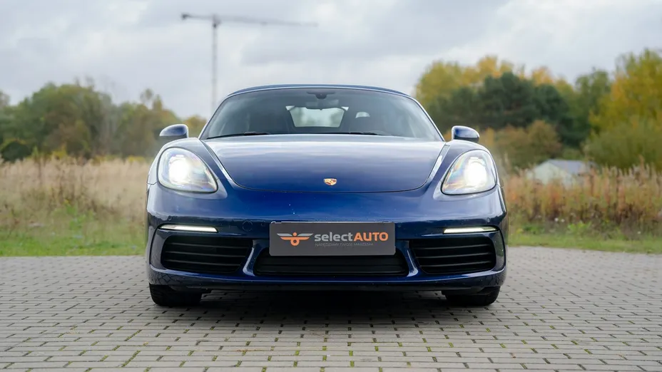 PORSCHE 718 -