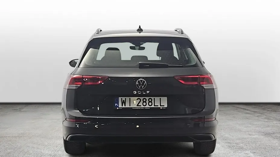 VOLKSWAGEN Golf -