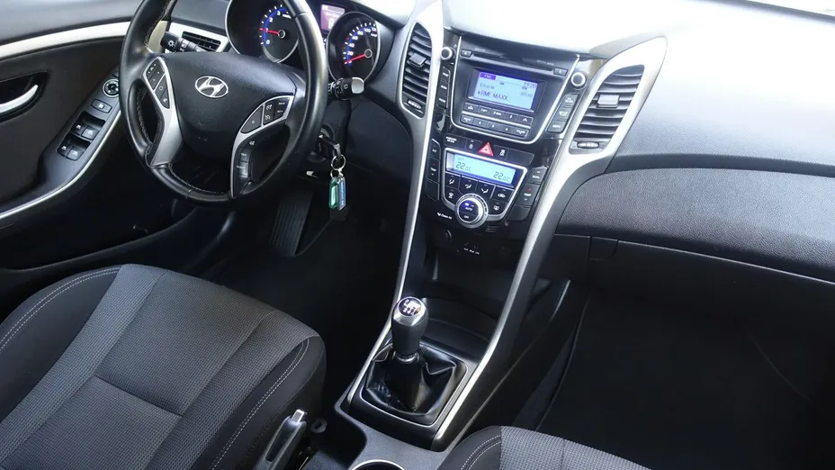 HYUNDAI i30 -