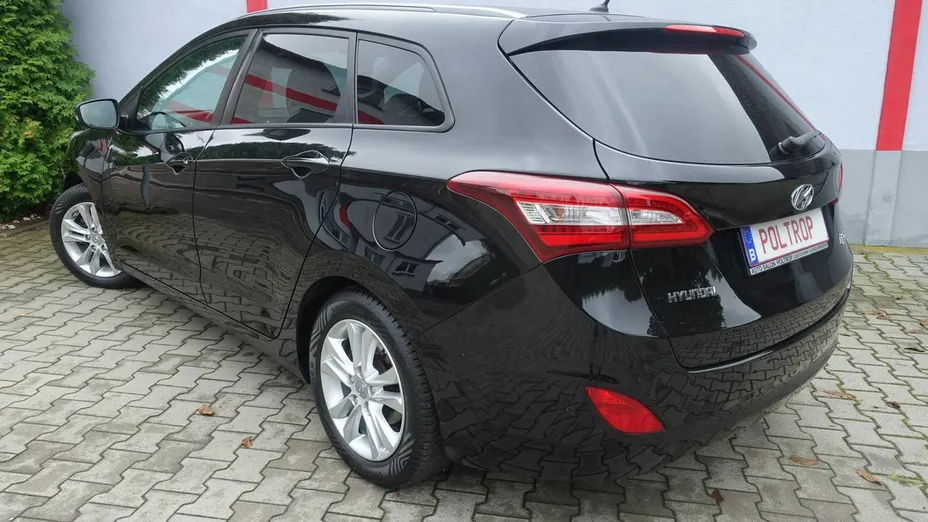 HYUNDAI i30 -